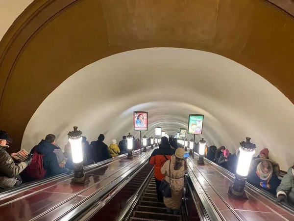 Человек в метро