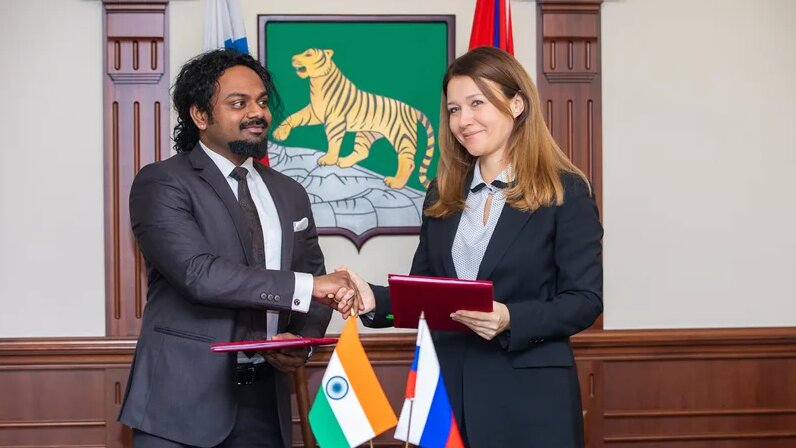 Генконсул индии во владивостоке. Генеральный консул индии. Генеральный консул индии. Консул индии. Консул индии в санкт-петербурге.