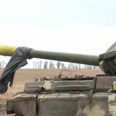 Пушки вверх. Петропавловская крепость пушечный выстрел. Пушки вверх. Сау pzh 2000. Полуденный выстрел с петропавловской крепости.