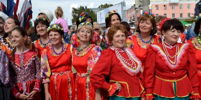 Праздники в барнауле. День города Новосибирск. День города Барнаул. Праздничная программа в Омске 27 июля