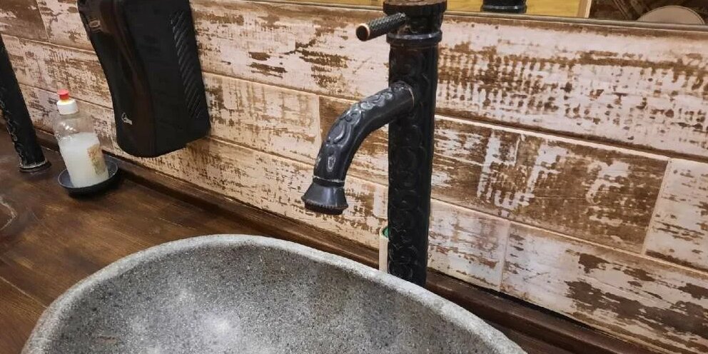 Потребитель воды кран. Отключение горячей воды 2023. Сеймский округ курск нет воды. Горячая вода. Нет холодной воды.