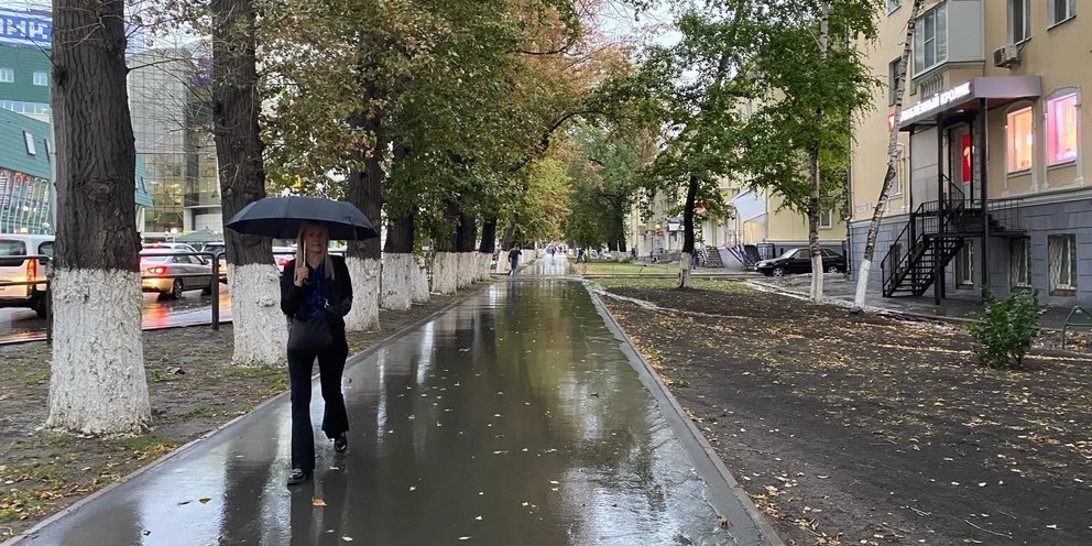 Не прекращавшийся в течение суток дождь. Дождь в городе. Дождливая погода. Тольятти ливень. Идёт дождь ливень.