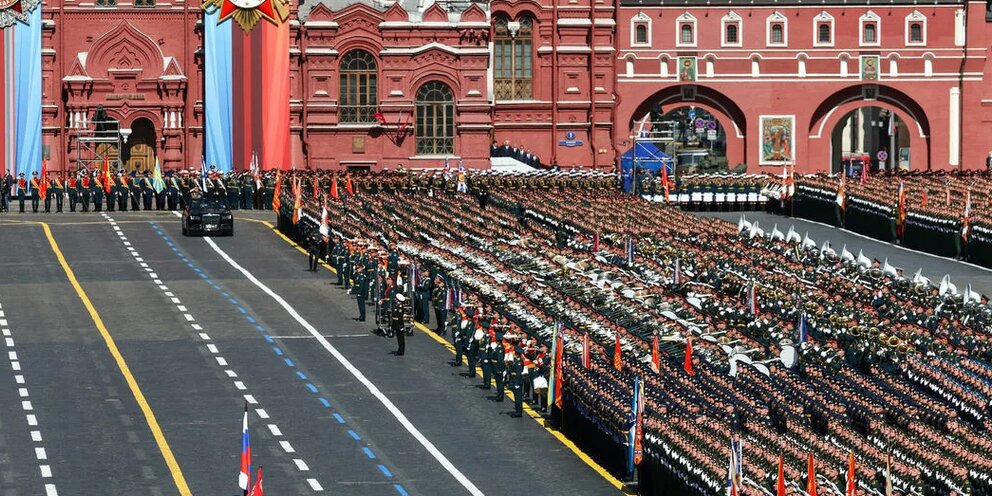 Во сколько будут показывать парад 9 мая. Парад Победы 2023 в Москве. Парад техники на красной площади.