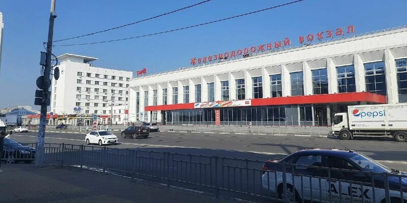 The railway stations of Veliky Novgorod and Chudov were decorated for the New Ye