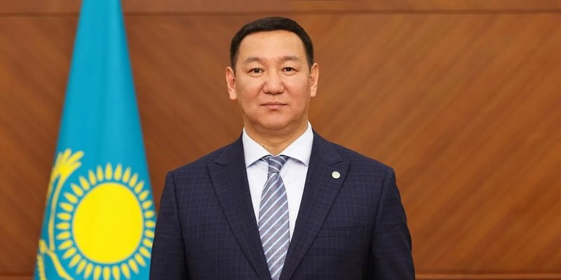 Министр информации и общественного