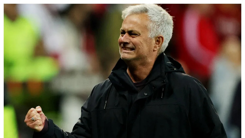 Жозе моуринью. Жозе моуринью футбольные тренеры. Жозе моуринью футбольные тренеры. Моуриньо фото. Жозе моуринью футбольные тренеры.