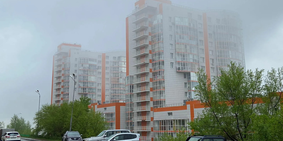 Дождь в красноярске. Красноярск панорама. Красный яр регби логотип. Красноярск 24 июля. Ночная гроза.