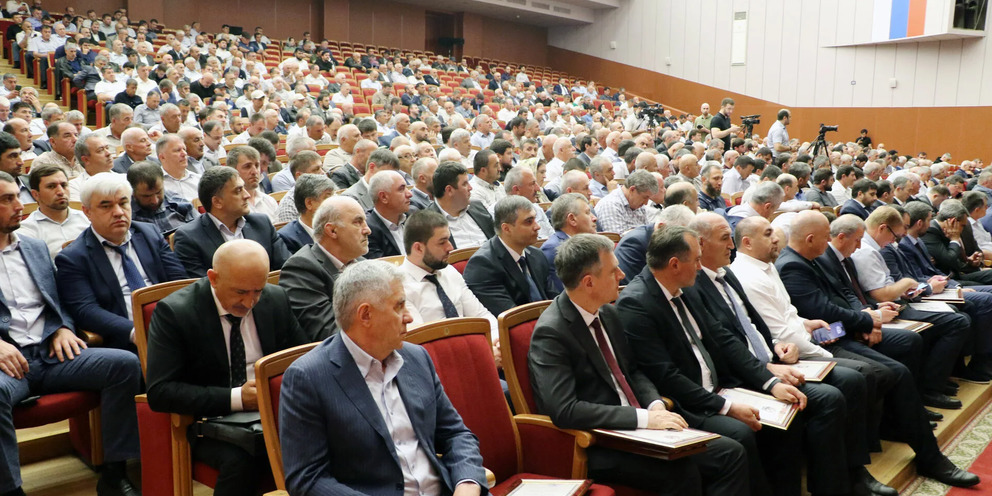 Июля рд. Председатель правительства РД. Заседание местного самоуправления. Набиюла Магомедович заместитель председателя правительства РД.
