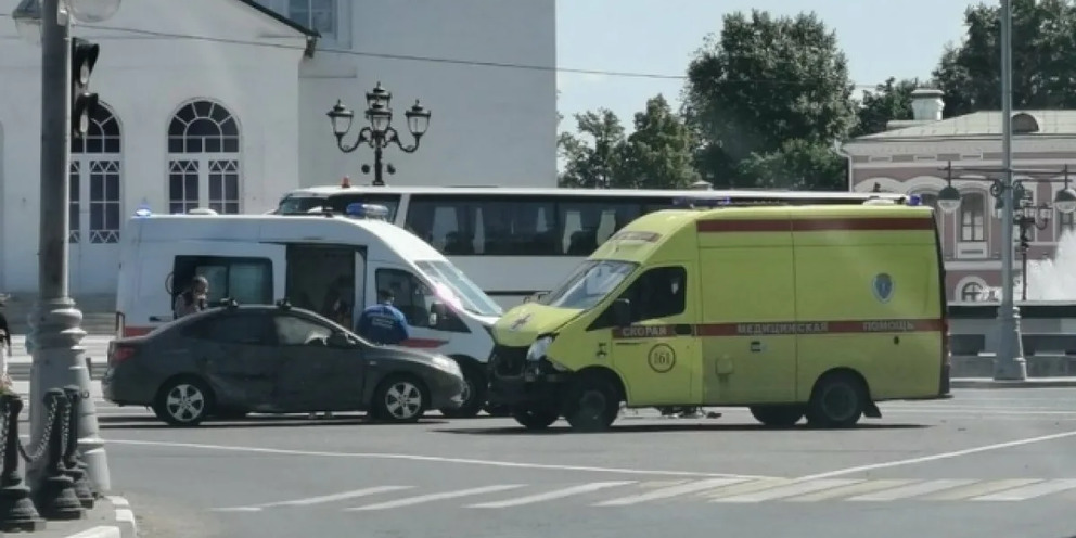 Момент дтп со скорой