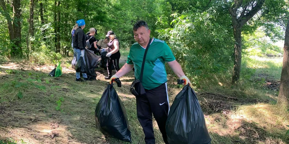 Очистка берегов волги от мусора