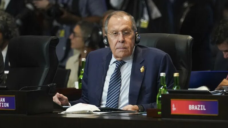Кто встречался с лавровым