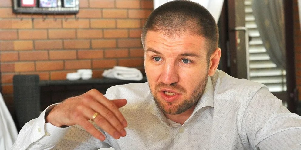 Дмитрий пирог фото Выяснено, что стало причиной скандала с кубанским депутатом Пирогом в аэропорту 
