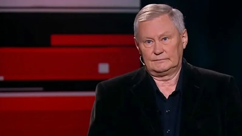 Михаил ходаренок фото Раздрай и неразбериха": полковник Ходаренок считает, что поставки западной артил