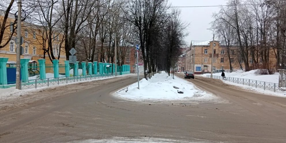 Мку смоленск. Мку строитель смоленск. дорога в микрорайоне. старые фото улицы твардовского. твардовского смоленск.