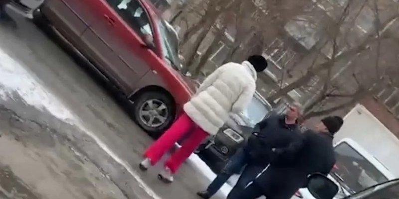 Драка из за конопли если растет конопля во дворе