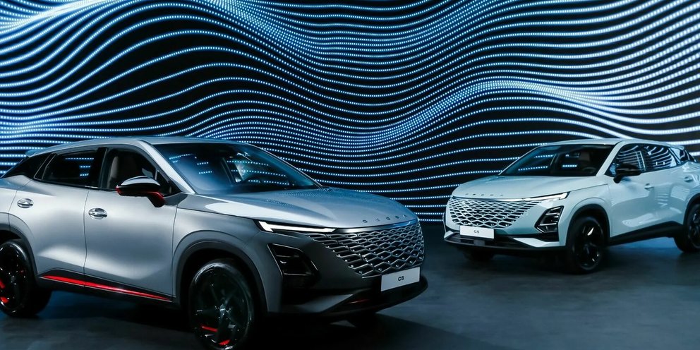 Китайский автомобиль omoda с5
