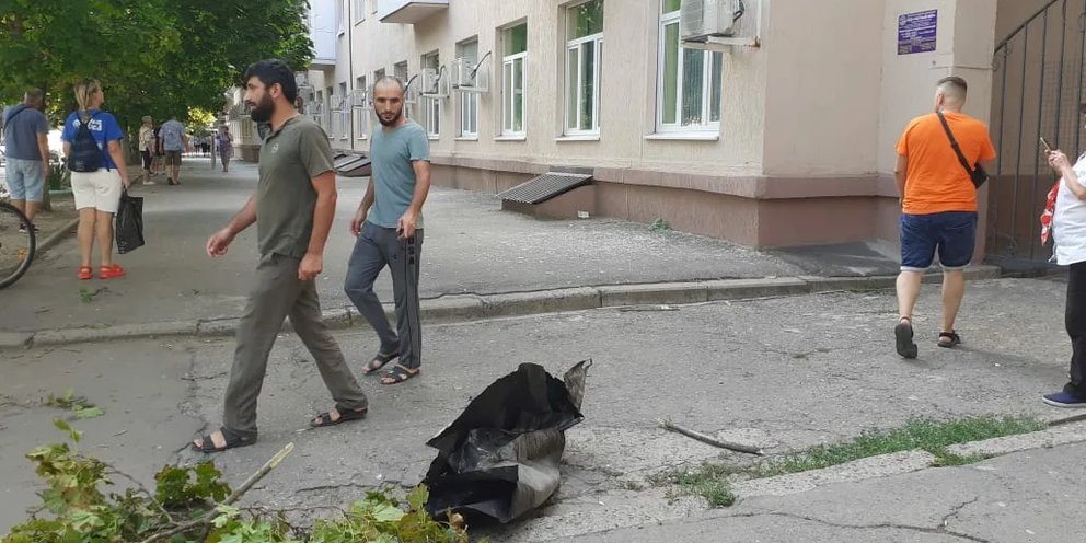 Попытка мести. Ракета упала в Таганроге сегодня. Удар по Таганрогу сегодня. Таганрог фото.