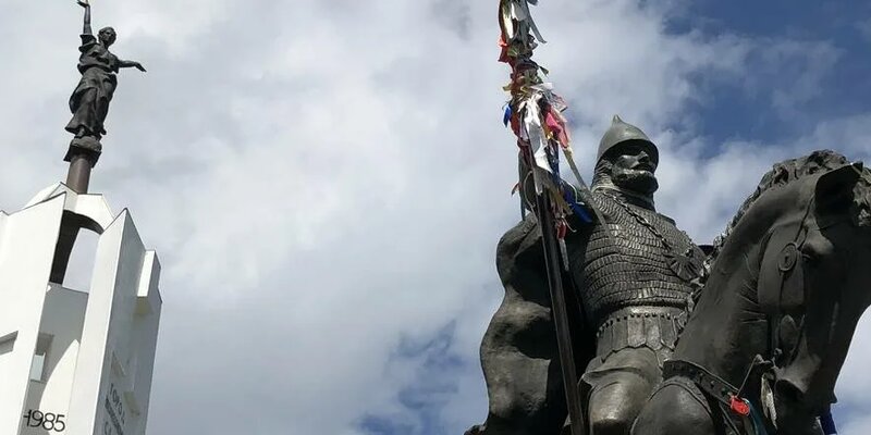 Пересвет брянск фото Варианты герба Брянской области вызвали споры среди жителей Дзен