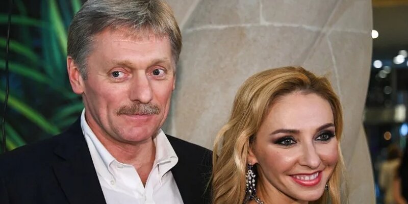 Россия президенти матбуот котиби Дмитрий Песков муз устида фигурали учиш бўйича 