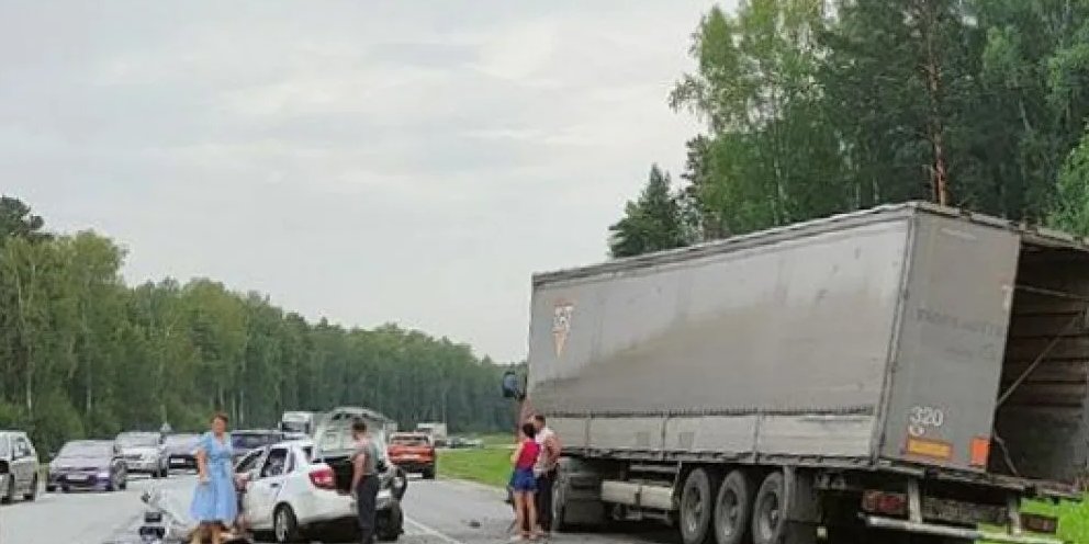 Северный объезд авария нск. Дтп на северном объезде в новосибирске вчера. Дтп на северном объезде в новосибирске. Авария на северном объезде в новосибирске вчера. Авария на северном объезде в новосибирске сегодня.