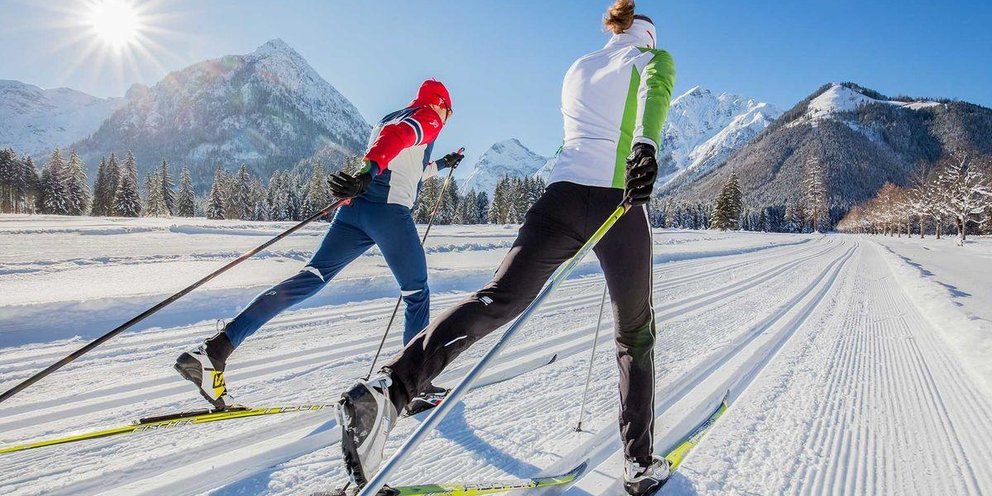 лыжи беговые sl2000. беговые лыжи фишер. лыжи обычные. лыжи. зимний спортивный инвентарь.