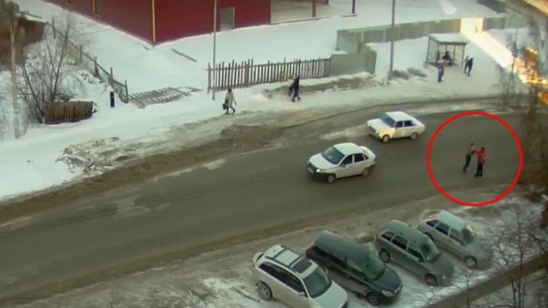 Чуть не задавил
