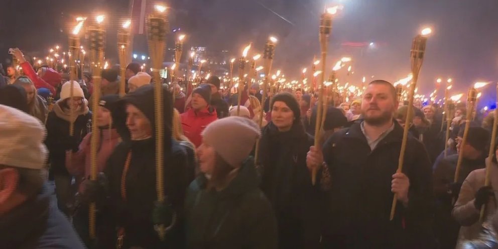 киев 1 января 2021 года факельное шествие в киеве. киев 1 января 2021 года факельное шествие в киеве. факельное шествие в киеве 2024. факельное шествие в киеве 2022. факельное шествие в киеве 2024.