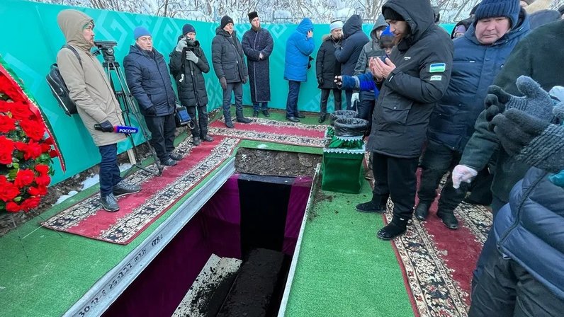 рахимов муртаза надгробие. могила муртазы рахимова. муртаза рахимов могила. муртаза губайдуллович рахимов похороны. муртаза губайдуллович рахимов похороны.