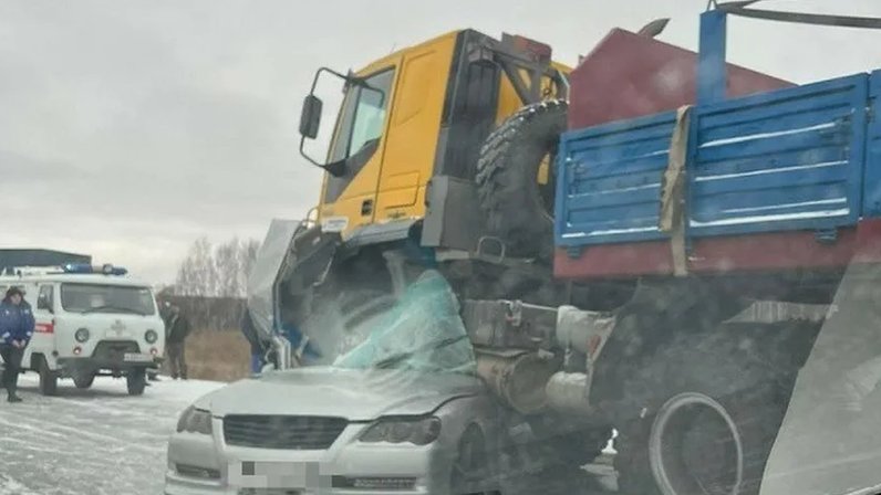 В хабаровском крае две. КАМАЗ фура. Авария под Хабаровском. Авария на трассе Хабаровск Владивосток.