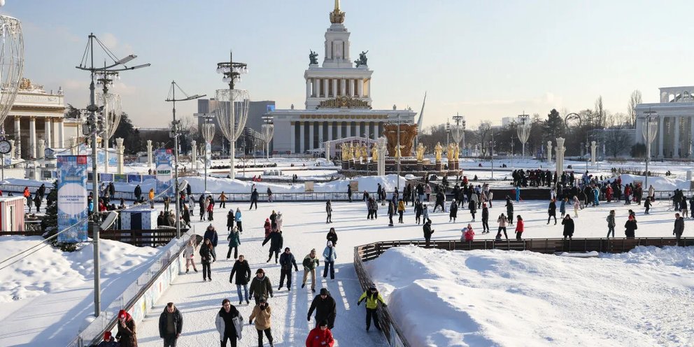 25 ноября вднх. Каток ВДНХ. ВДНХ каток павильоны. Большой каток. Открытие катка на ВДНХ.