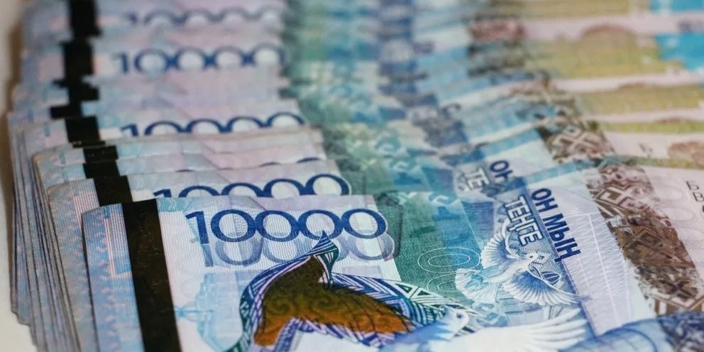 Российские деньги на казахстанские