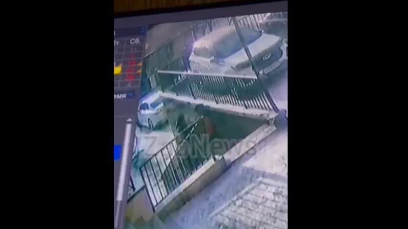 Избил дворников