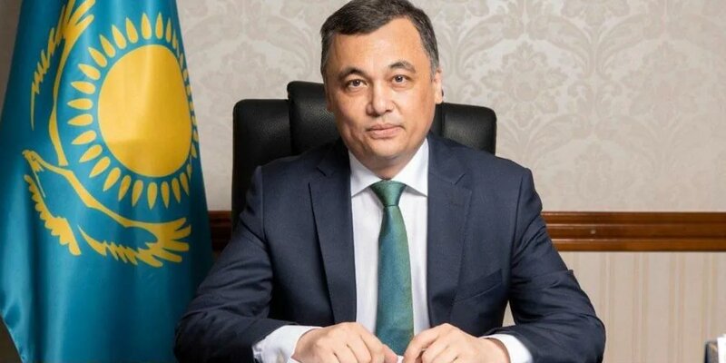 Министр информации и общественного