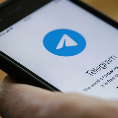 дуров vs apple. спящие телеграм канал. Telegram каналы. тг телеграмм канал. девушка спит с открытым ртом.