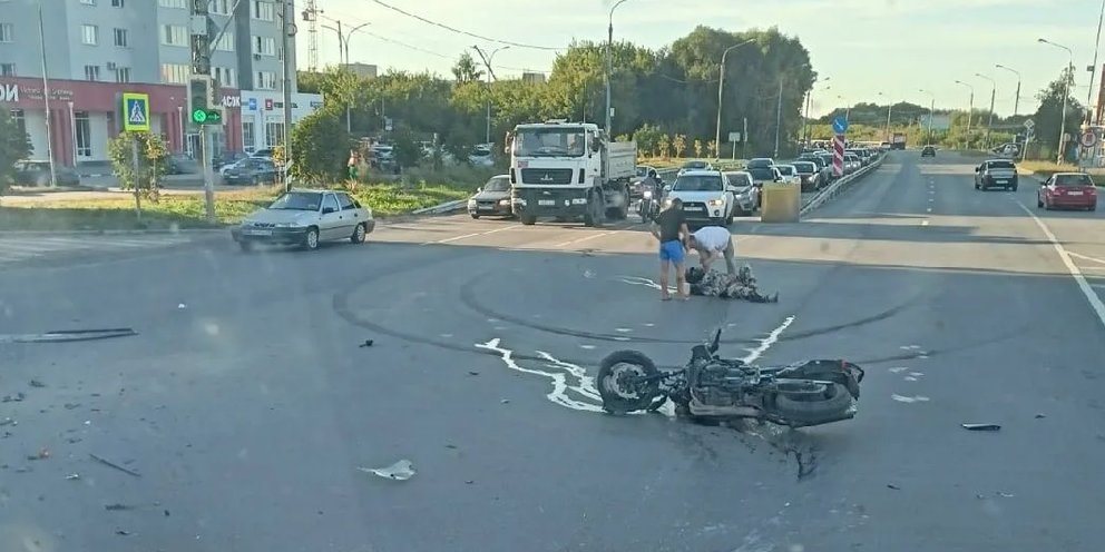 17 августа 12. Анапа 26 мая 2022 сбили мотоциклиста. Авария мотоциклист 12 августа. 17.08 .2014 Барнаул мотоциклист сбил.