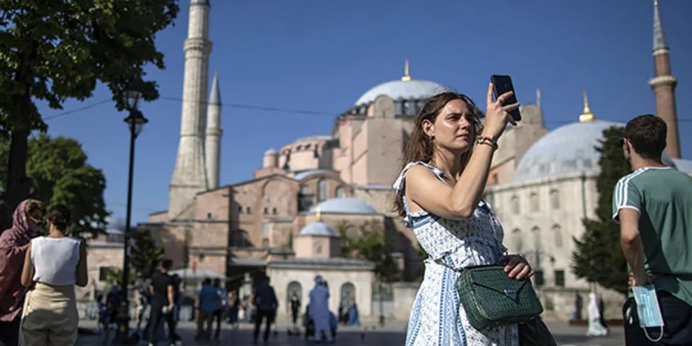 Туристы в Турции. Турецкие женщины на улице. Турция турист женщина.