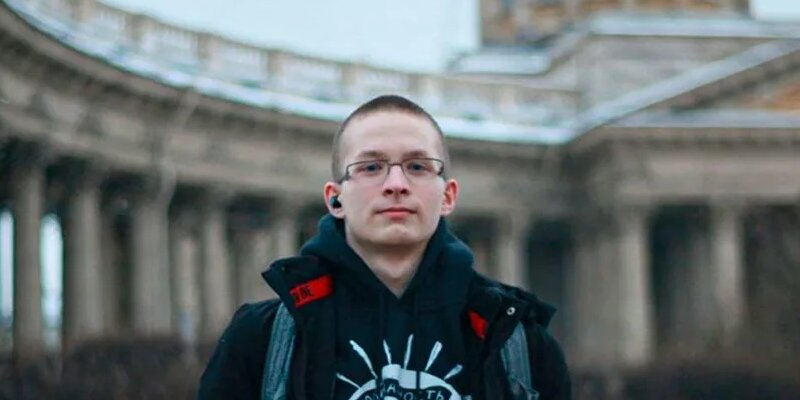 Питерский журналист. Санкт петербургский журналист. Питерский журналист. Санкт петербургский журналист. Невзоров журналист.