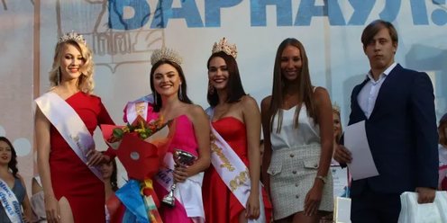 «Студента Ксения Амелина, завоевавшая титул «Мисс Барнаул — 2022», обожает ...