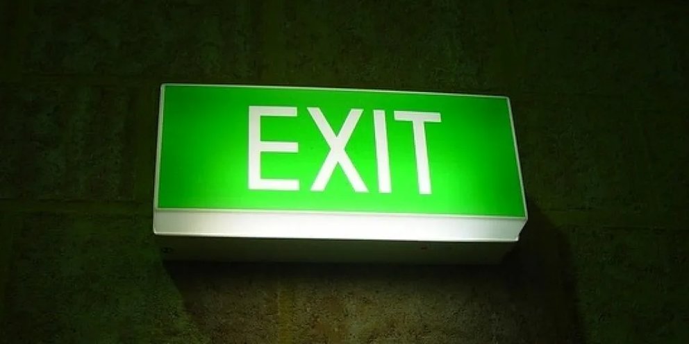 Кор пульс монитор. Porthack. Chair alarms and fall prevention for elderly. Есть ли черное стекло в мониторе. Monitor exit.