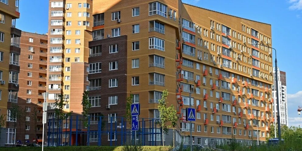 1. Дешевая квартира. Пик ясеневая 14. Потаповская роща москва. Москва викторенко 4к1.