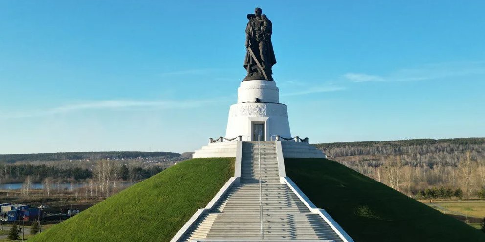 В Кузбассе открыли точную копию берлинского памятника воину-освободителю: Новост