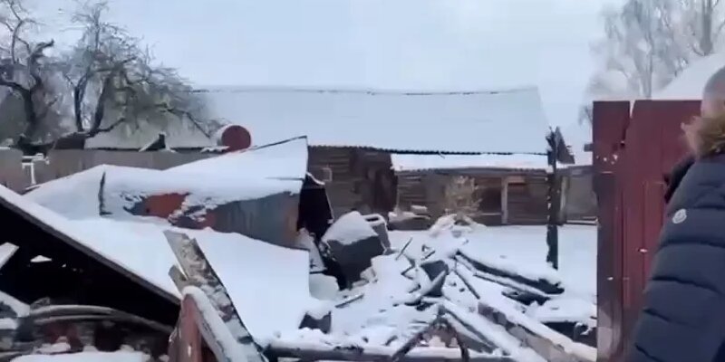 Обстрелянная машина в брянске. Курковичи брянская область обстрел. Немецкая мина. Дрг в климовском районе брянской. Обстрелянная машина в брянске.