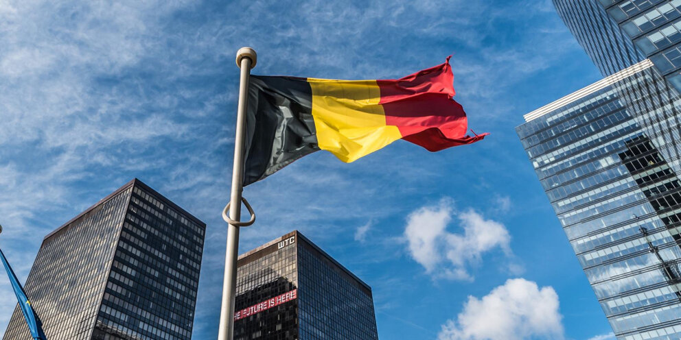 Правительство бельгии. Бельгия разблокировка. Дом правительства бельгии. Иностранные языки. Бельгийский сенатор дестекс.