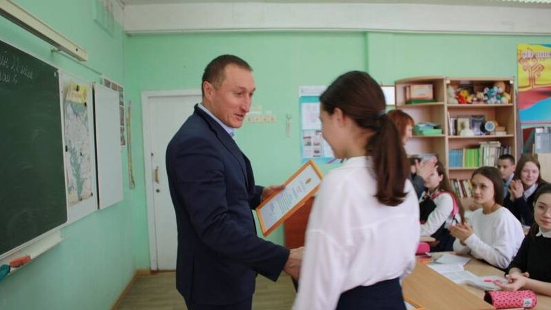 в чебоксарском экономико технологическом колледже ученики школы. чувашия школьники. дети чувашии. школьники чувашии фото новости. чувашия школьники.