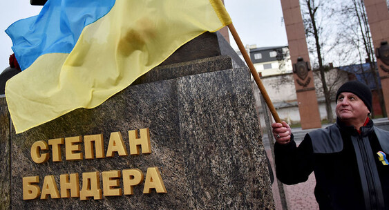 Памятник жертвам бандеровцев в польше