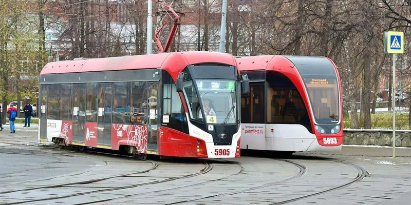 Romantic tram пермь улица ленина фото Первая партия новых трамваев в Пермь поступит до Дня города 12 июня Дзен