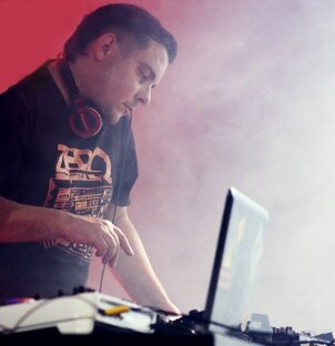 Дзен DeeJay Dan статистика