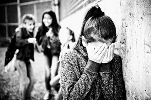 Жизненные обстоятельства в детстве.
