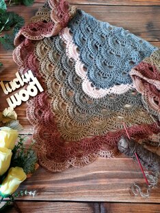 Шаль (бактус) крючком.