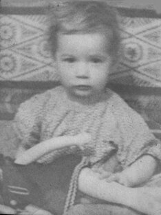 Детство дома.....